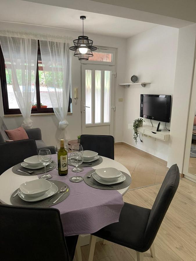 Apartments Lovro Lovran Eksteriør bilde