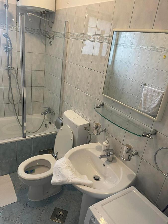 Apartments Lovro Lovran Eksteriør bilde
